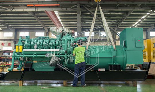 華全科克1500kw高壓發(fā)電機組組裝